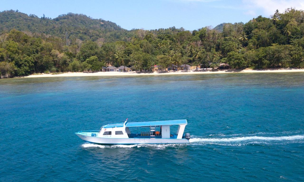 White Sands Beach Resort Lembeh Bitung Exterior foto