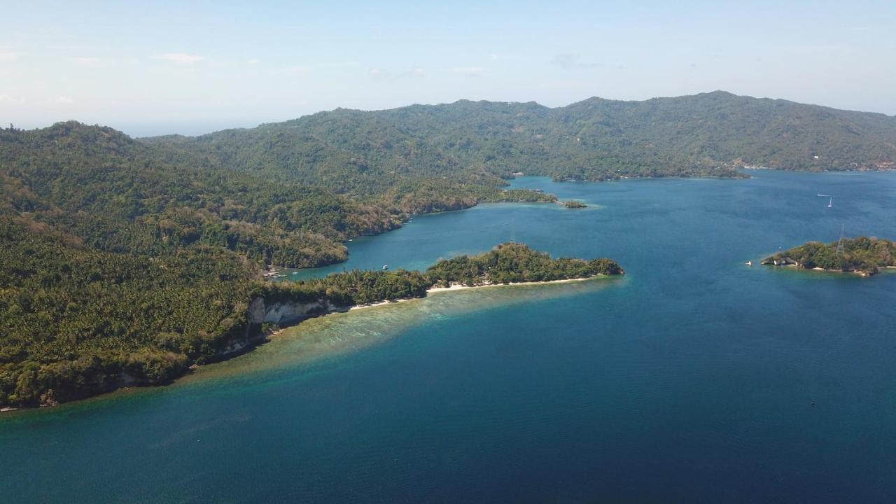 White Sands Beach Resort Lembeh Bitung Exterior foto