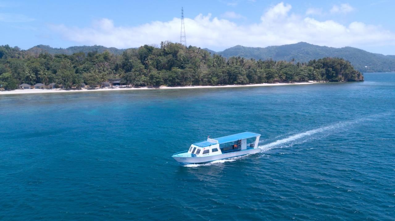 White Sands Beach Resort Lembeh Bitung Exterior foto