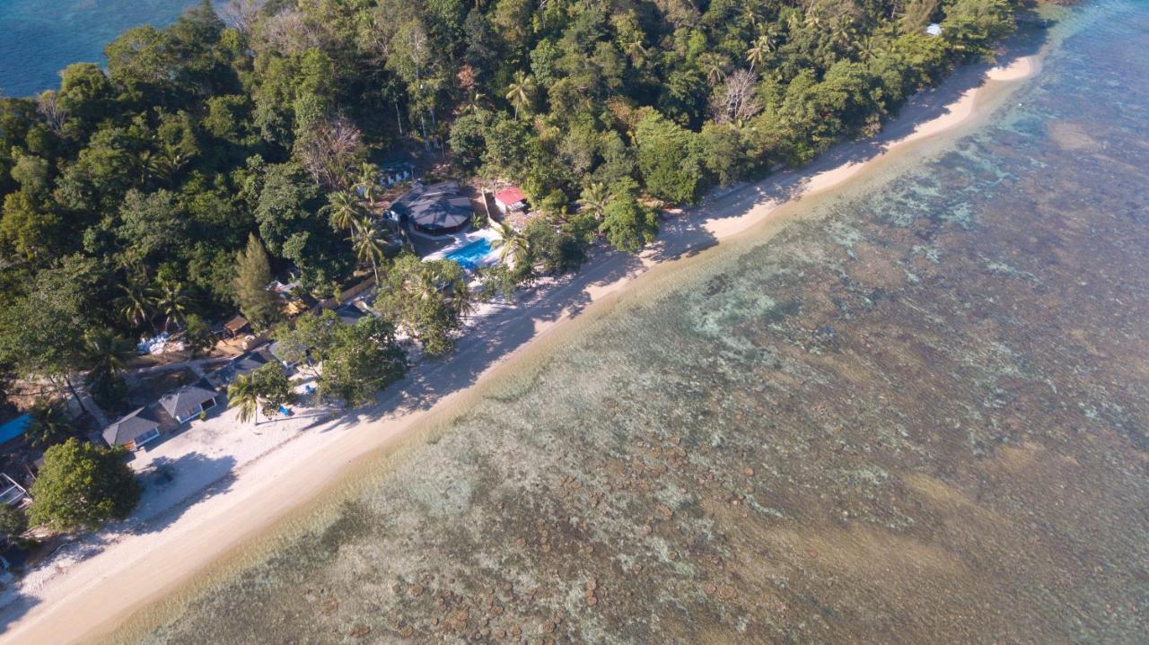 White Sands Beach Resort Lembeh Bitung Exterior foto