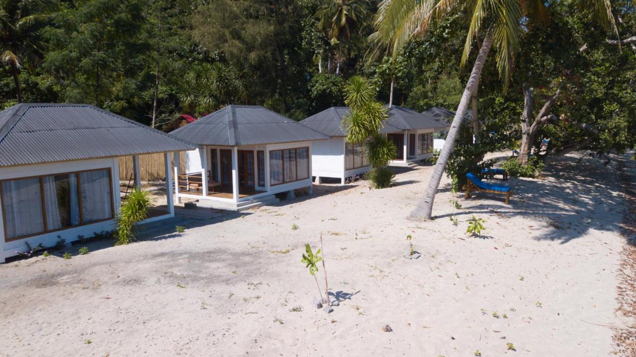 White Sands Beach Resort Lembeh Bitung Exterior foto