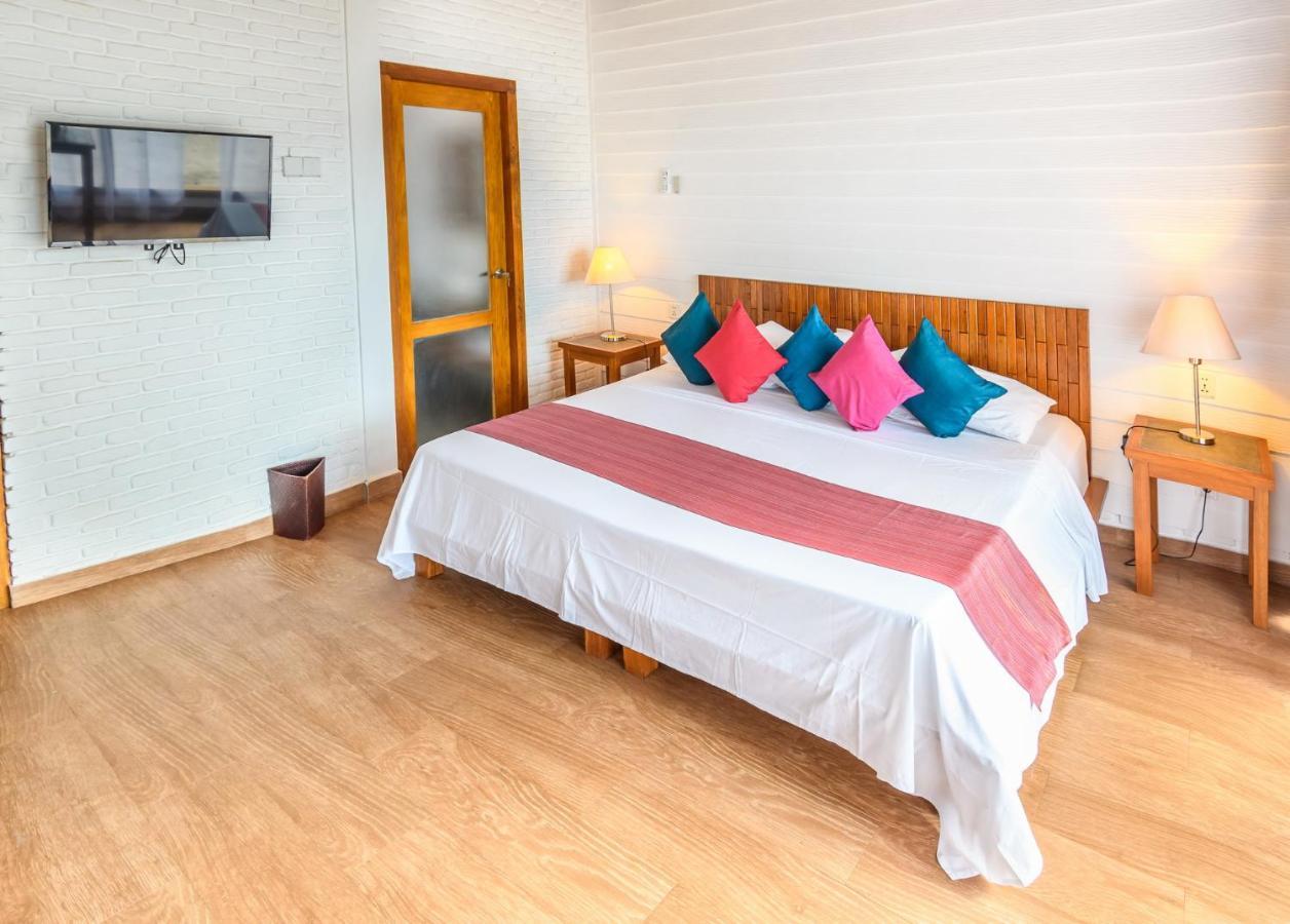 White Sands Beach Resort Lembeh Bitung Exterior foto